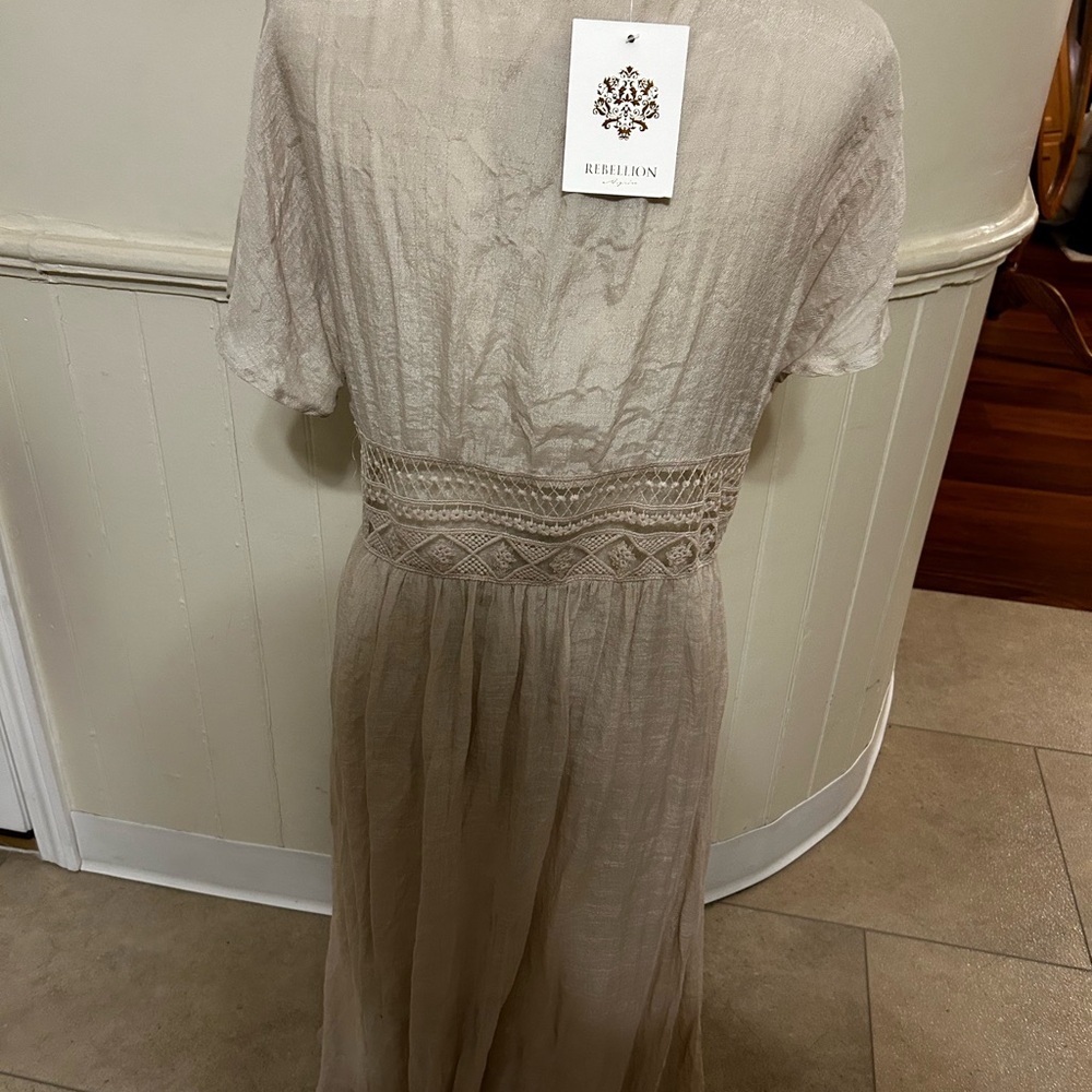 NWT Rebellion Again Tan Lace Maxi  Duster Size Large - Picture 2 of 2